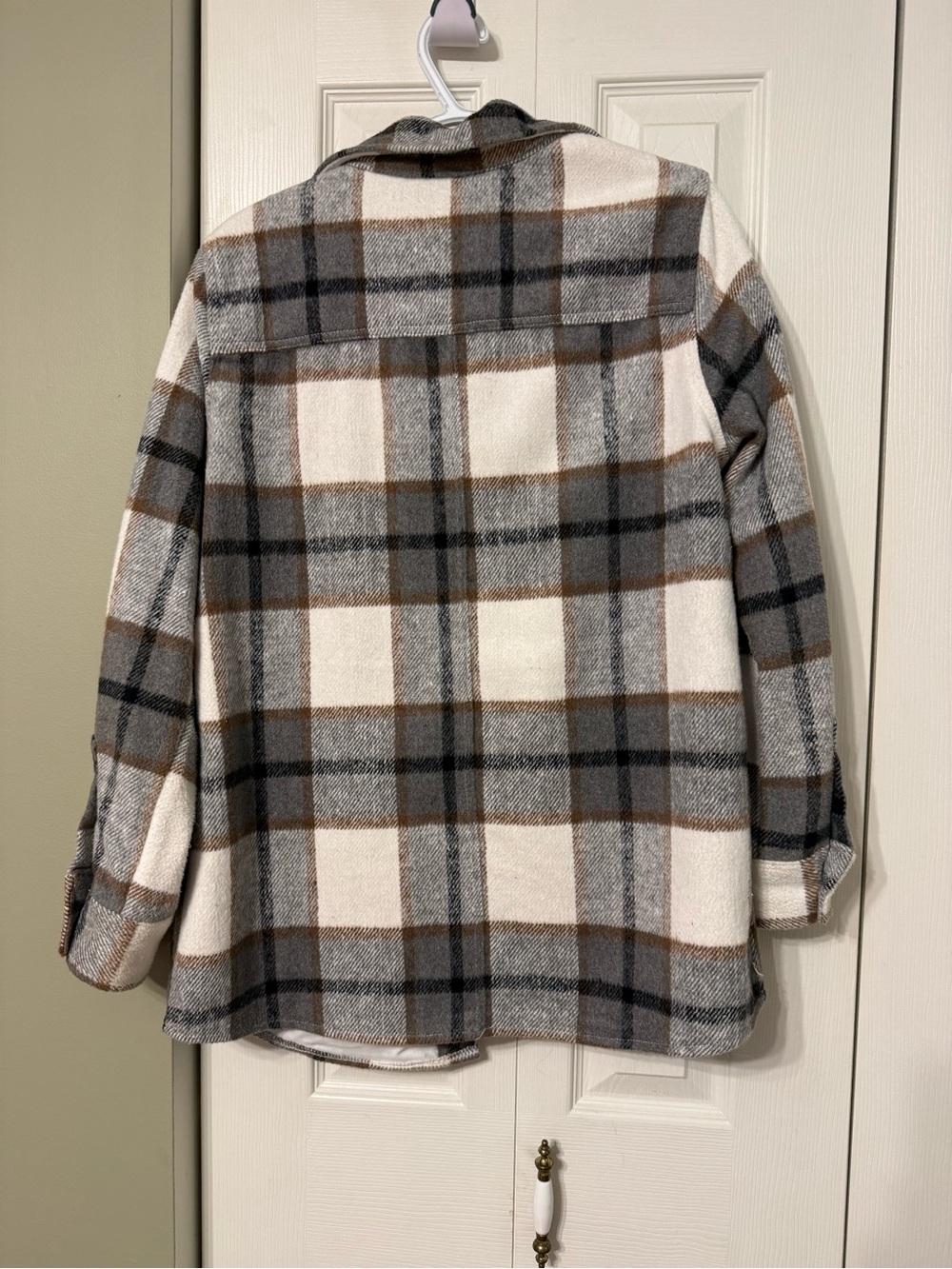 Shacket - Picture 2 of 3